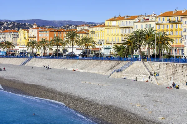 Nice, france, am 13. januar 2016. Stadtlandschaft. promenade des anglais. Wintertag. — Stockfoto