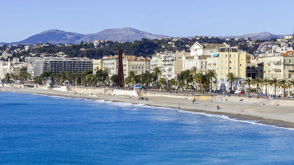 Νίκαια, Γαλλία, στις 13 Ιανουαρίου 2016. Μια άποψη της Promenade des Anglais και την παραλία. Χειμερινή ημέρα. — Φωτογραφία Αρχείου