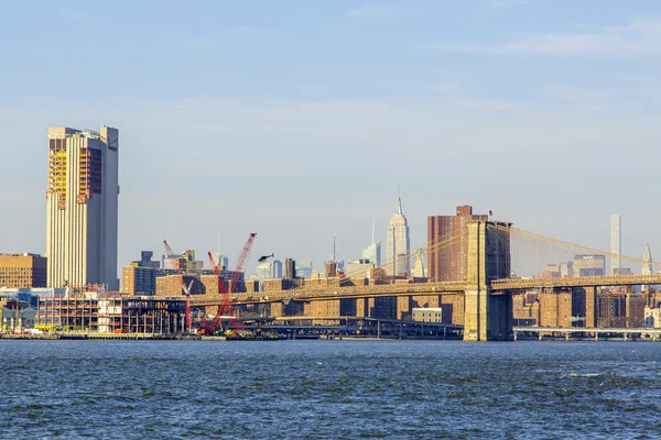 New York, ABD, 7 Mart 2016 'da. Şehir manzarası. Brooklyn Köprüsü — Stok fotoğraf