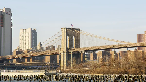 New York, ABD, 7 Mart 2016 'da. Şehir manzarası. Brooklyn Köprüsü — Stok fotoğraf