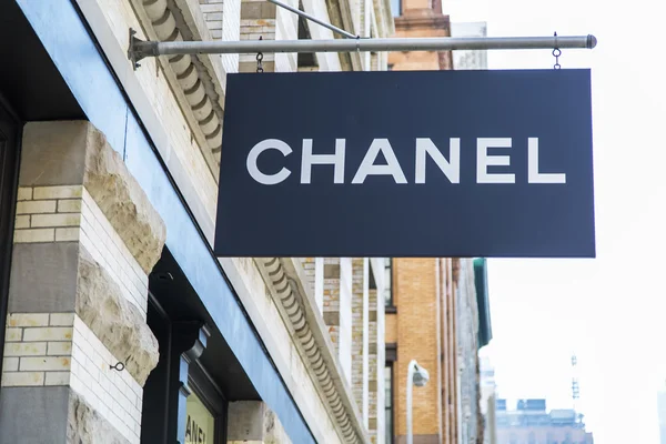 New York, ABD, 9 Mart 2016 üzerinde. Chanel Dükkanı Manhattan caddeleri üzerinde bir iz