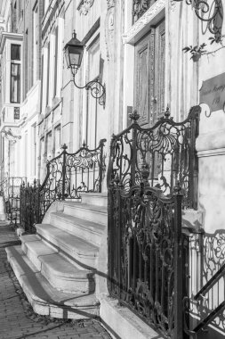 Amsterdam, Hollanda 1 Nisan 2016 üzerinde. Bahar sabahları tipik kentsel görünümü