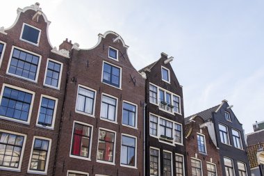 Amsterdam, Hollanda 1 Nisan 2016 üzerinde. Tipik mimari detaylarını evler XVII-XVIII İnşaat