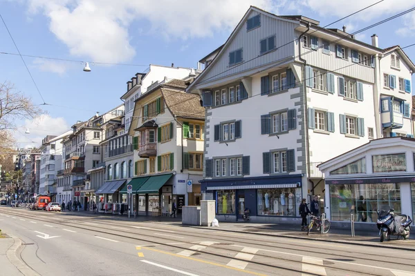 Zürih, İsviçre, üzerinde 26 Mart 2016. Bahar sabahları tipik kentsel görünümü — Stok fotoğraf