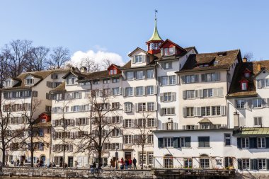 Zürih, İsviçre, üzerinde 26 Mart 2016. Bahar sabahı tipik kent görünümünde. Set of mimari kompleks