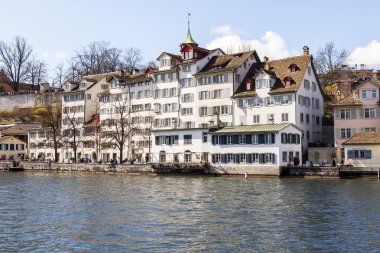 Zürih, İsviçre, üzerinde 26 Mart 2016. Bahar sabahı tipik kent görünümünde. Set of mimari kompleks