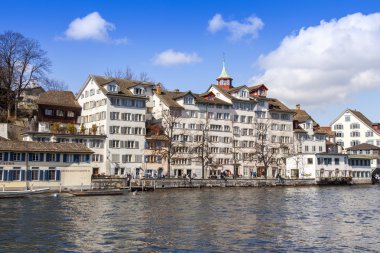 Zürih, İsviçre, üzerinde 26 Mart 2016. Bahar sabahı tipik kent görünümünde. Set of mimari kompleks