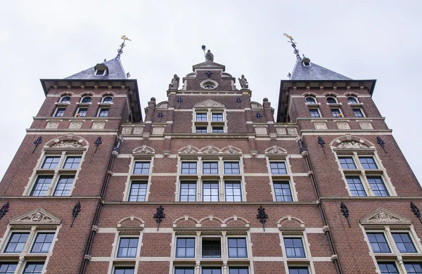 Amsterdam, Nederland op 1 April 2016. Typische architectonische details voor historische gebouwen — Stockfoto