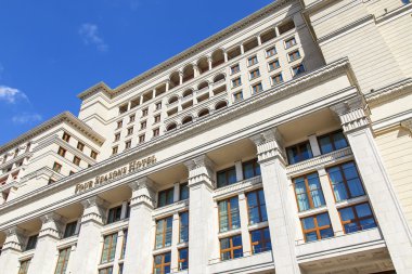 Moskova, Rusya, üzerinde 12 Nisan 2016. Modern mimari. Manezhnaya Meydanı'nda yeniden Moskova otel