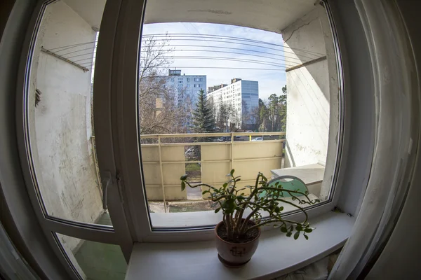 러시아, Pushkino, 4 월 29 일, 2016. 살고 있는 아파트 집, fisheye 보기 창에서 보기 — 스톡 사진