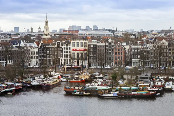 Amsterdam, Nizozemsko na 30 březnu 2016. Typický městský pohled shora — Stock fotografie