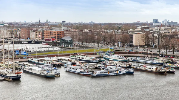 Amsterdam, Nizozemsko na 30 březnu 2016. Typický městský pohled shora — Stock fotografie