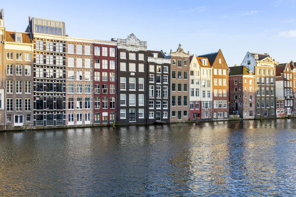 Άμστερνταμ, Ολλανδία στις 28 Μαρτίου 2016. Τυπικό αστικό προβολή — Φωτογραφία Αρχείου