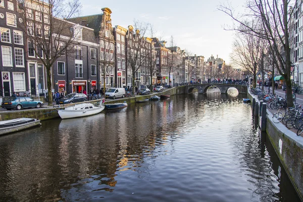 Amsterdam, Hollanda üzerinde 28 Mart 2016. Tipik kentsel görünümü