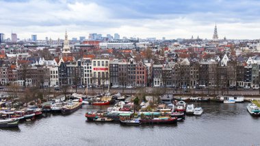 Amsterdam, Hollanda üzerinde 30 Mart 2016. Yukarıdan tipik kentsel görünümü
