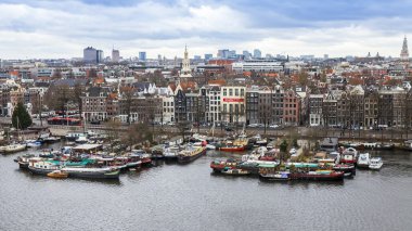 Amsterdam, Hollanda üzerinde 30 Mart 2016. Yukarıdan tipik kentsel görünümü