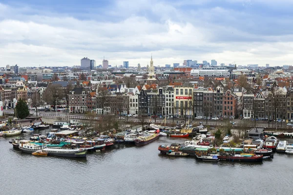 AMSTERDAM, PAYS-BAS, le 31 mars 2016. Vue urbaine typique d'en haut — Photo