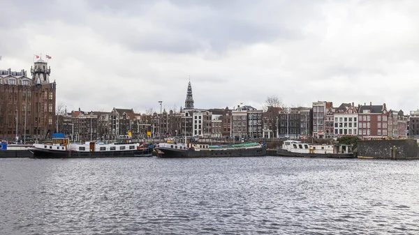 Amsterdam, Nizozemsko na 28 březnu 2016. Typický městský pohled — Stock fotografie