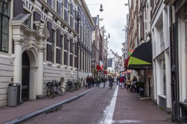 Amsterdam, Hollanda üzerinde 27 Mart 2016. Bahar tipik kentsel görünümü