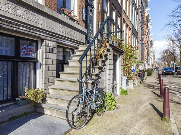 AMSTERDAM, NETHERLANDS on MARCH 27, 2016. Typical urban view. — Stock Photo, Image