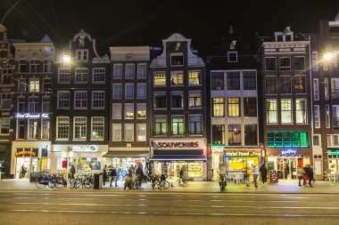 Amsterdam, Hollanda üzerinde 30 Mart 2016. Akşam tipik kentsel görünümü.