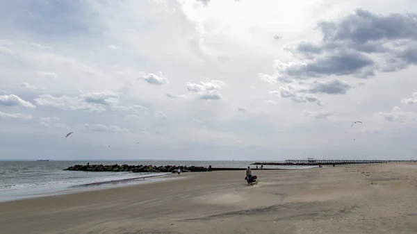 Costa del mar. La línea del oleaje . —  Fotos de Stock