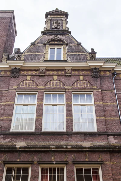 阿姆斯特丹，荷兰在 2016 年 3 月 31 日。典型的建筑细节的房屋建设十七十八 — 图库照片