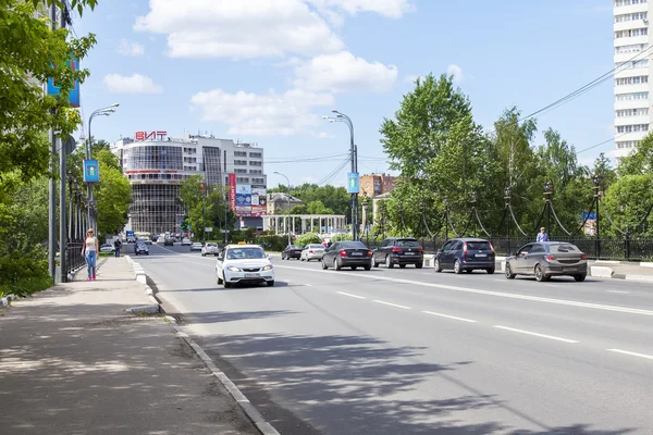 PUSHKINO, RÚSSIA, em 30 de maio de 2016. Paisagem urbana . — Fotografia de Stock