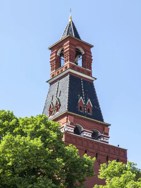 MOSCOW, RUSSIA, on May 31, 2016. Tower of the Moscow Kremlin at Red Square. — Stock Photo, Image