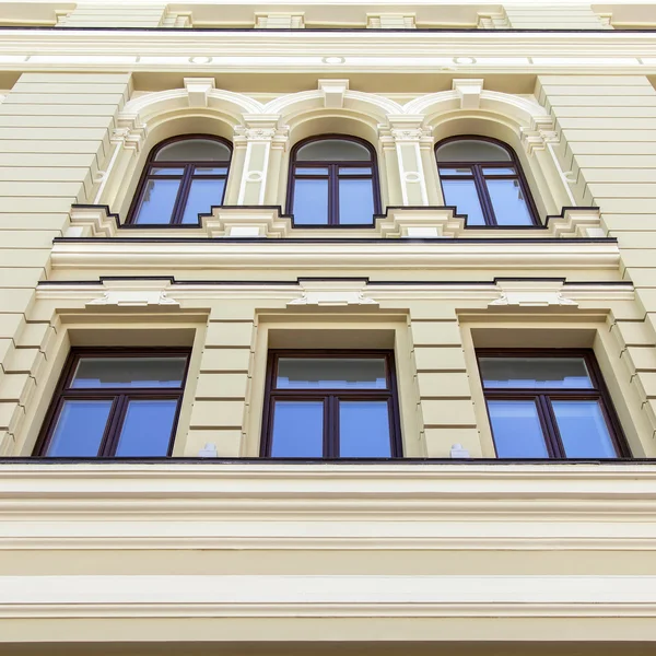 MOSCOW, RUSSIA, on May 31, 2016. City landscape. Nikolskaya Street, one of the central streets of Moscow, architectural details — Stock Photo, Image