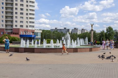 Pushkino, Rusya, 5 Haziran 2016. Bir anıt karmaşık parçası. Çeşme.
