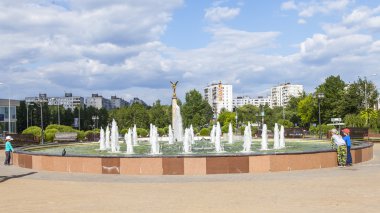 Pushkino, Rusya, 5 Haziran 2016. Bir anıt karmaşık parçası. Çeşme.