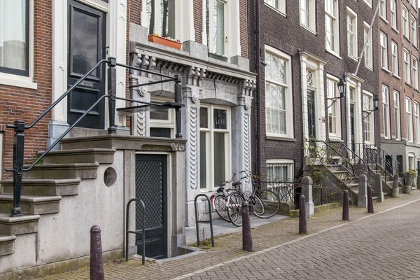 Amsterdam, Holandia, 31 marca 2016 r. Typowy ulica widok. — Zdjęcie stockowe