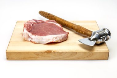 Domuz pirzolası bir taş üzerinde pişirme