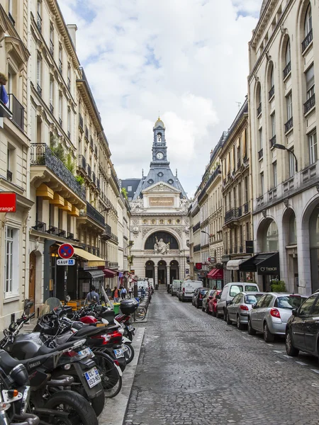 Paris, Frankreich, am 12. Juli 2016. Die typische Stadtstraße rund um die grande boulevards. — Stockfoto