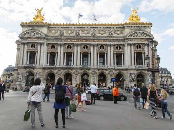 PARIS, FRANÇA, em 7 de julho de 2016. Construindo a Ópera de Garnye — Fotografia de Stock