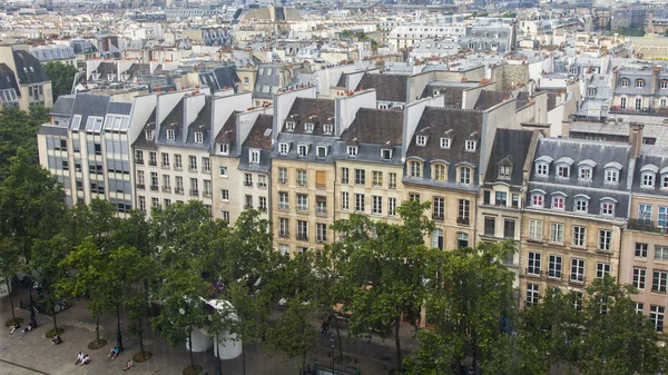 PARIS, FRANCE, le 6 juillet 2016. Panorama de ville. Vue de la galerie d'étude du Centre Georges Pompidou — Photo
