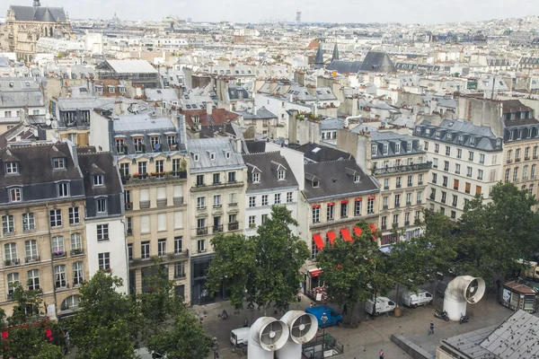 PARIS, FRANCE, on JULY 6, 2016. City panorama. View from survey gallery of the Centre Georges Pompidou — Stock Photo, Image