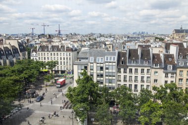 Paris, Fransa, 6 Temmuz 2016. Şehir panoraması. Merkezi Georges Pompidouparis, Fransa, anket Galerisi'nden 6 Temmuz 2016 üzerinde görüntüleyin. Şehir panoraması. Anket Centre Georges Pompidou Galerisi'nden görüntülemek