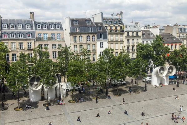 PARIS, FRANCE, on JULY 6, 2016. City panorama. View from survey gallery of the Centre Georges Pompidou — Stock Photo, Image