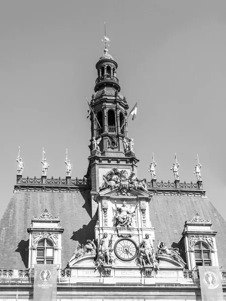 PARIS, FRANCE, on JULY 6, 2016. City town hall, architectural fragment — Stock Photo, Image