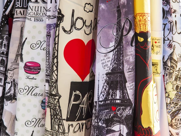 PARIS, FRANCE, on JULY 6, 2016. A show-window with textile products in shop of souvenirs — Stock Photo, Image