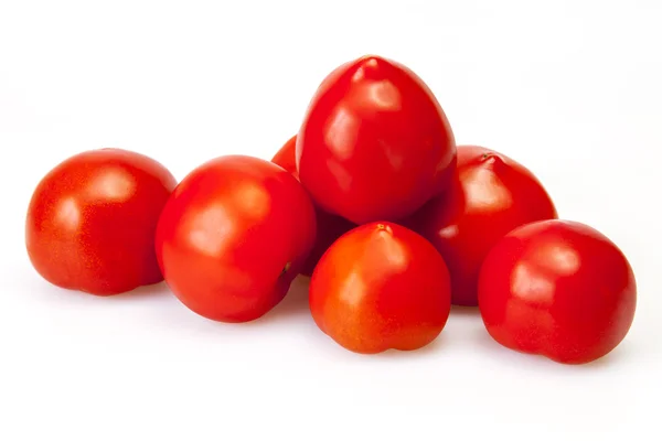Olgun kırmızı domates masada — Stok fotoğraf