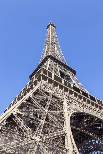 Париж, Франція, на 7 липня 2016. Ейфелева вежа - одна з головних визначних пам'яток міста символ. — стокове фото