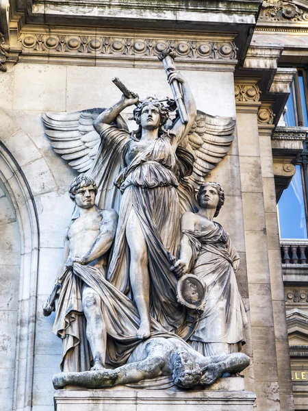 PARIS, FRANCE, on JULY 7, 2016. Architectural details of the building Garnye's Opera — Stock Photo, Image