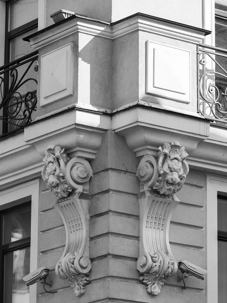 ST. PETERSBURG, RUSSIA, on August 21, 2016. Architectural fragment of a facade of the old building — Stock Photo, Image