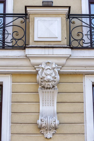 Αγία Πετρούπολη, Ρωσία, στις 21 Αυγούστου 2016. Αρχιτεκτονική θραύσμα ενός πρόσοψη του ιστορικού κτιρίου — Φωτογραφία Αρχείου