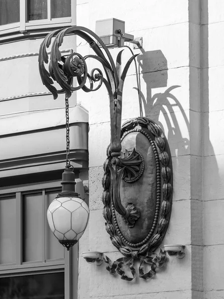 ST. PETERSBURG, RUSIA, 21 de agosto de 2016. Una hermosa farola en una parte histórica de la ciudad —  Fotos de Stock