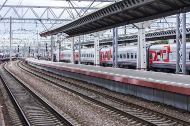 St Petersburg, Rusya, üzerinde 21 Ağustos 2016. Moskova tren istasyonu platformları