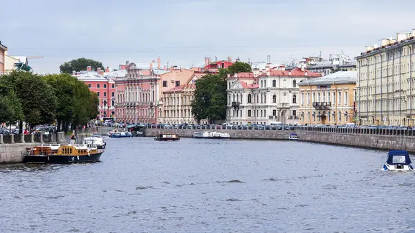 St. Petersburg, Rusland, op 21 augustus 2016. Stedelijke weergave. Architecturale complex van Fontanka rivier Embankment — Stockfoto